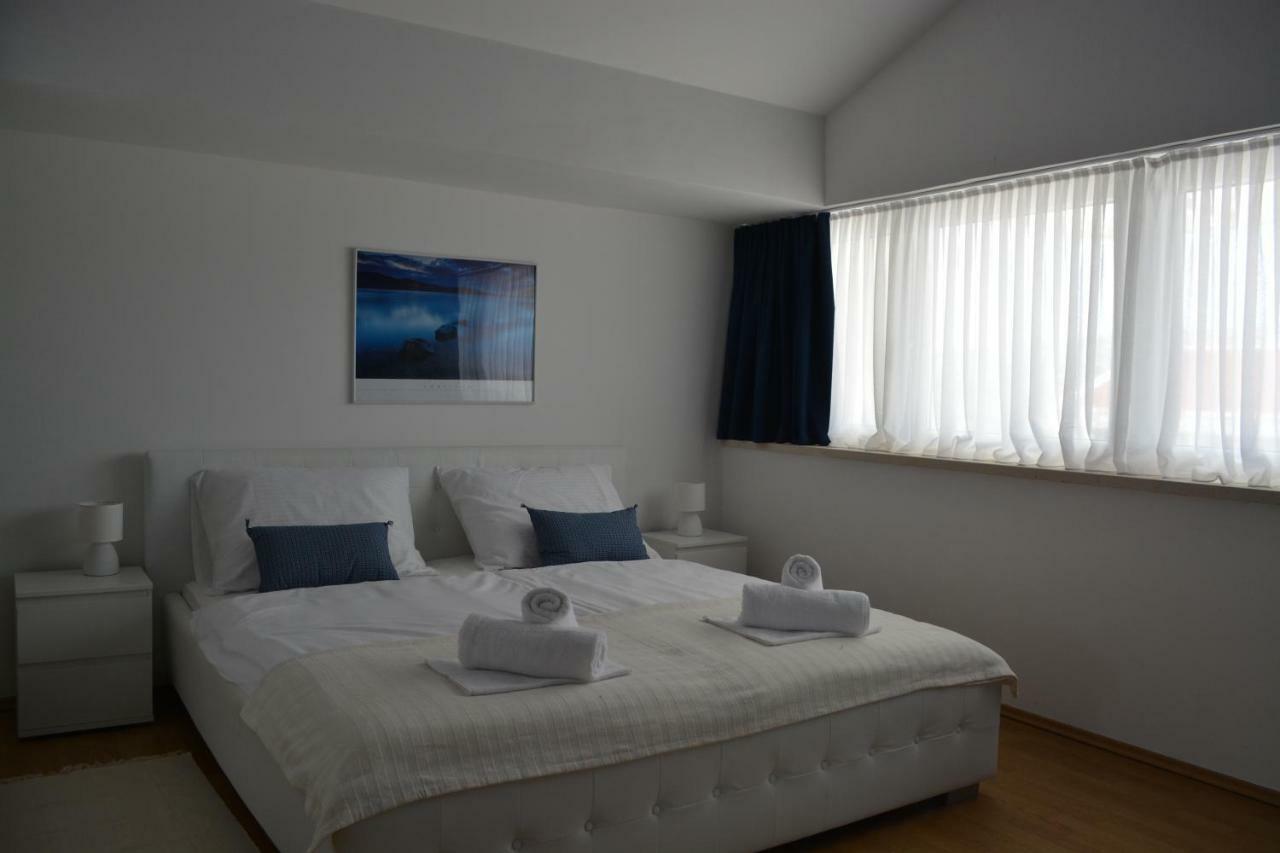 Villa Antea - Modern House With Pool Паг Екстериор снимка